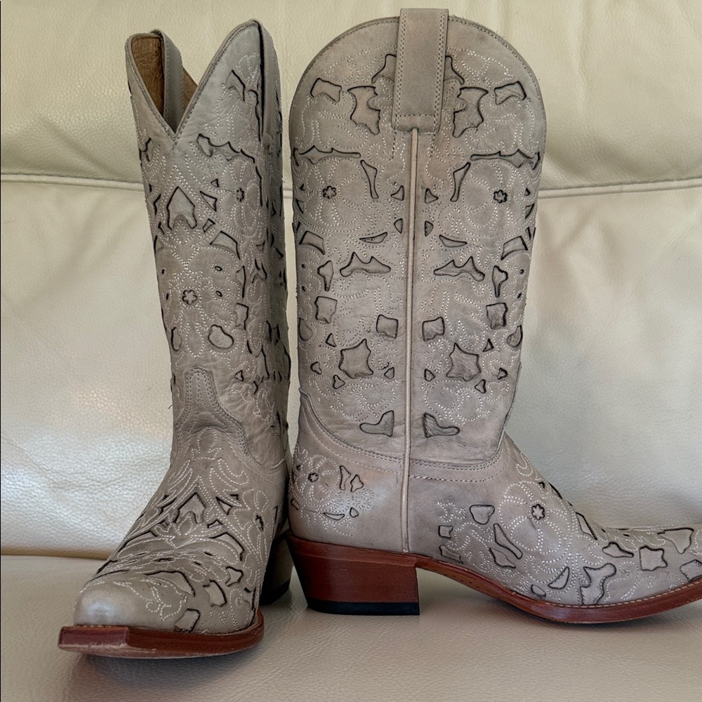 Shyanne Light Gray Western Heeled Boots